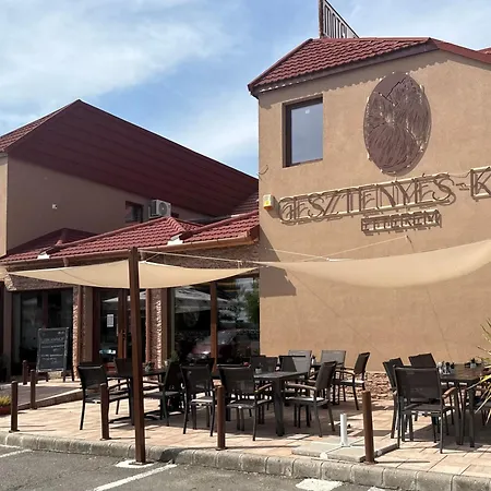 Gesztenyes-kert Szallashely 3*